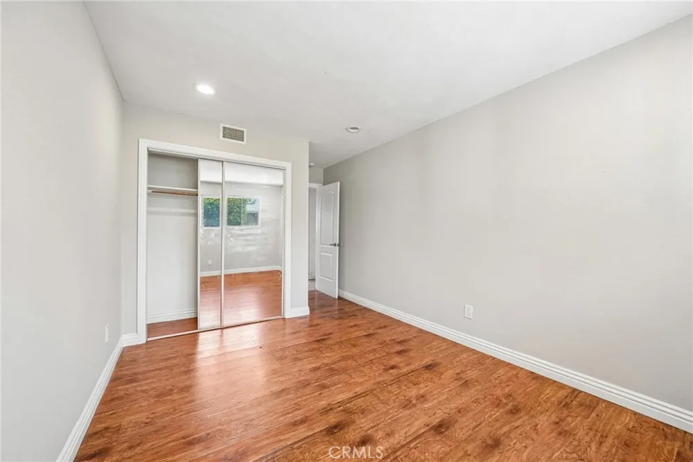 17316 Hawthorne Avenue Fontana, CA 92335