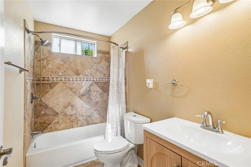 17316 Hawthorne Avenue Fontana, CA 92335