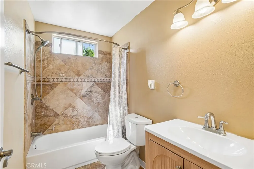 17316 Hawthorne Avenue Fontana, CA 92335