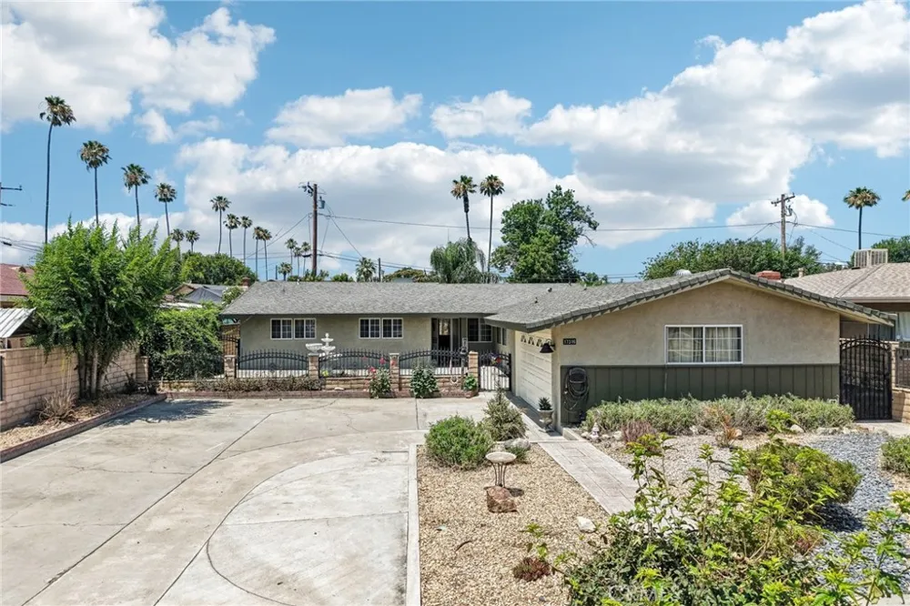 17316 Hawthorne Avenue Fontana, CA 92335