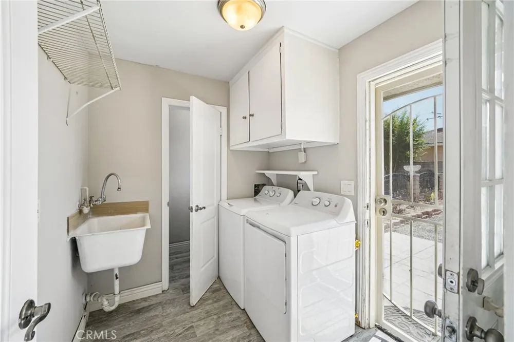 17316 Hawthorne Avenue Fontana, CA 92335