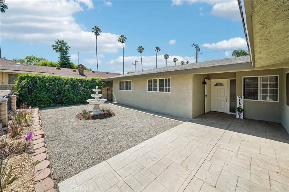 17316 Hawthorne Avenue Fontana, CA 92335