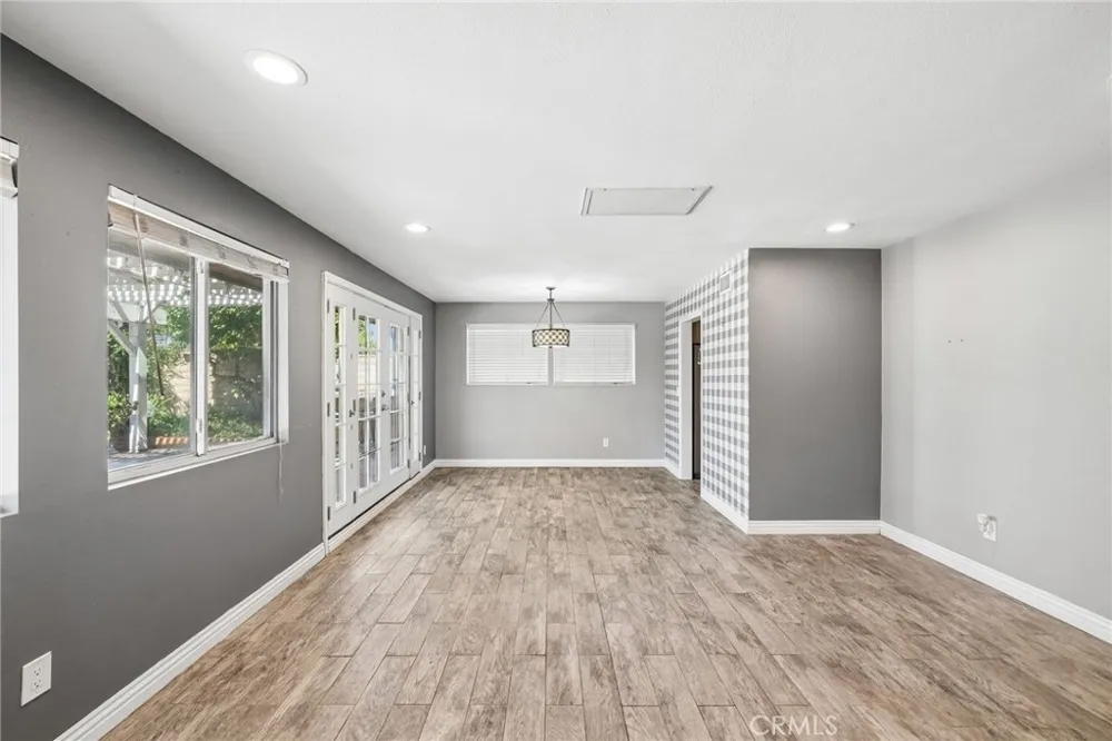 17316 Hawthorne Avenue Fontana, CA 92335