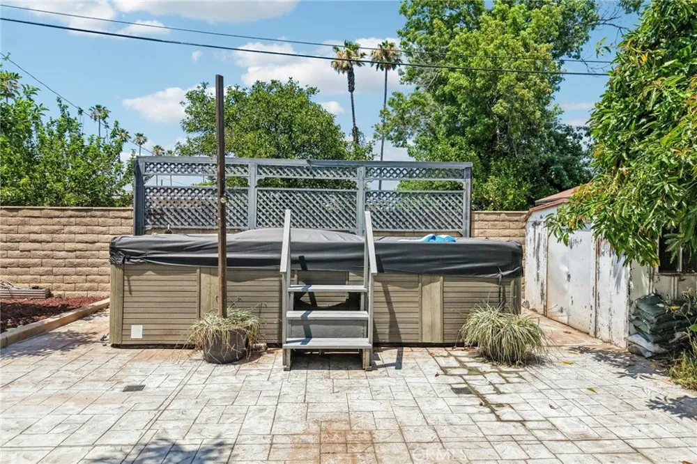 17316 Hawthorne Avenue Fontana, CA 92335