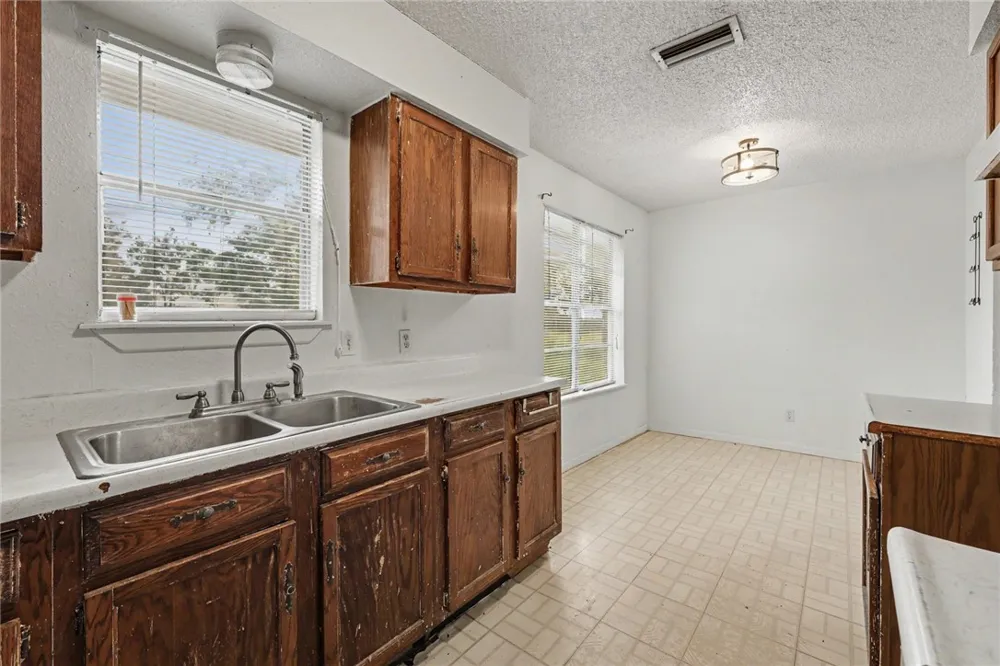 202 Canyonview George West, TX 78022