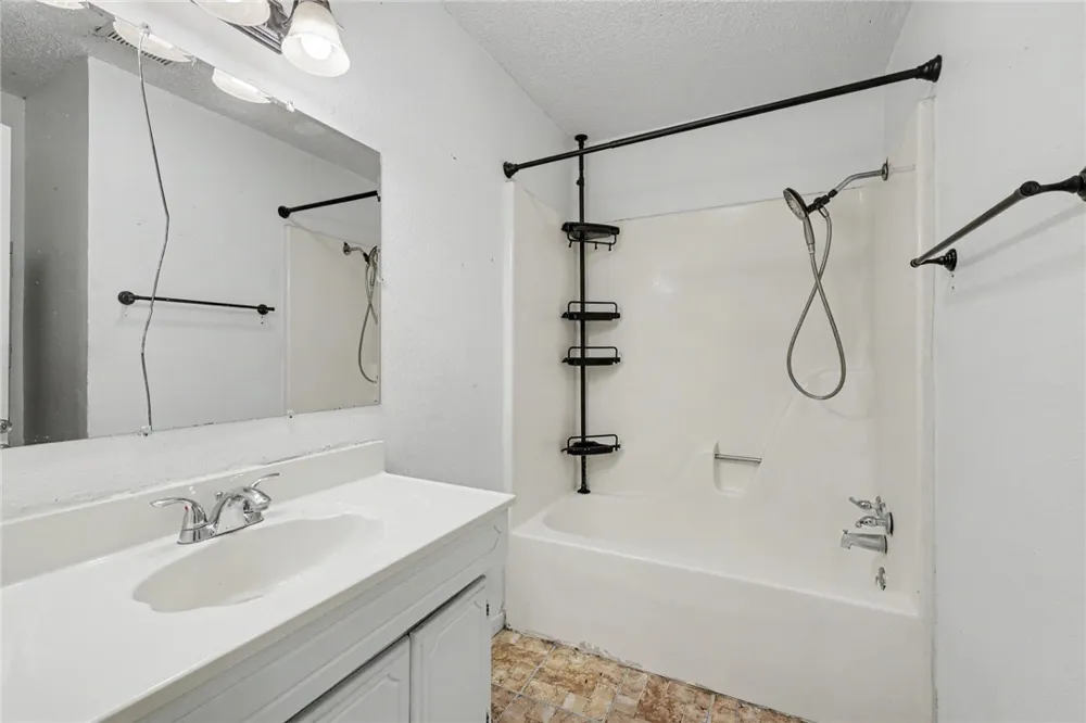 202 Canyonview George West, TX 78022