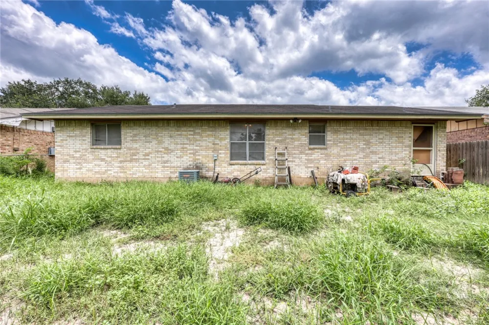 202 Canyonview George West, TX 78022