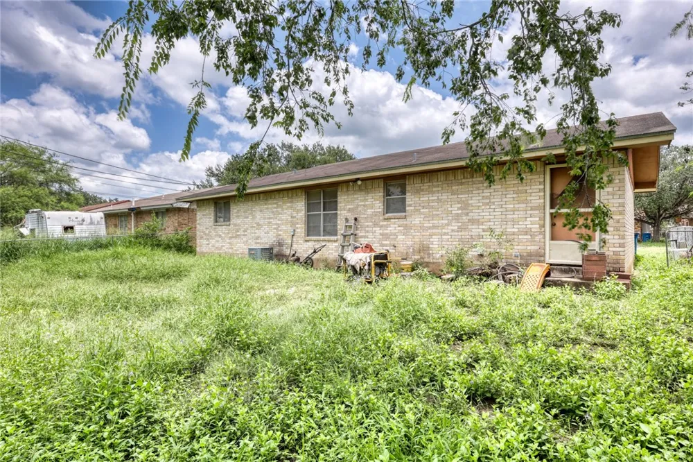202 Canyonview George West, TX 78022
