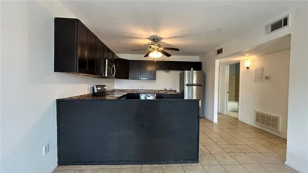 1004 Austin Street #9 Portland, TX 78374