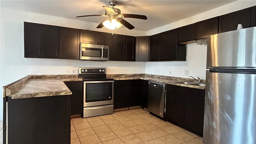 1004 Austin Street #9 Portland, TX 78374