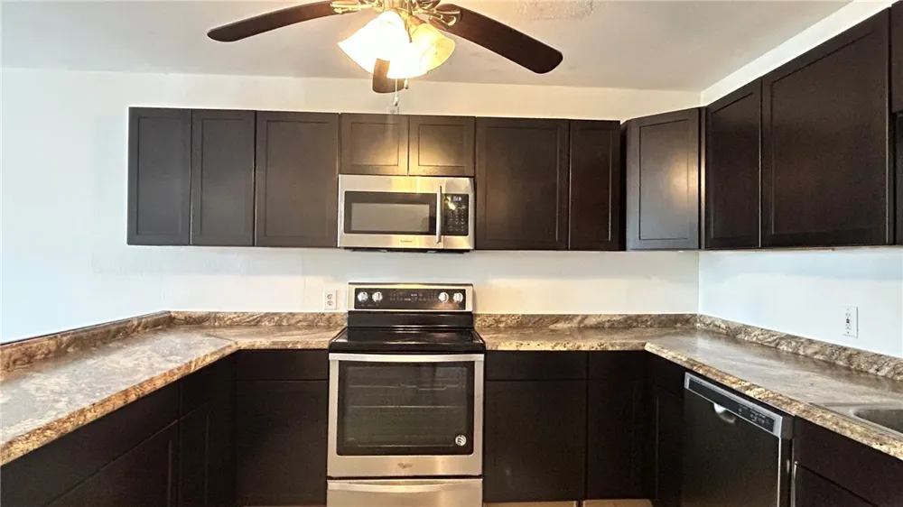 1004 Austin Street #9 Portland, TX 78374