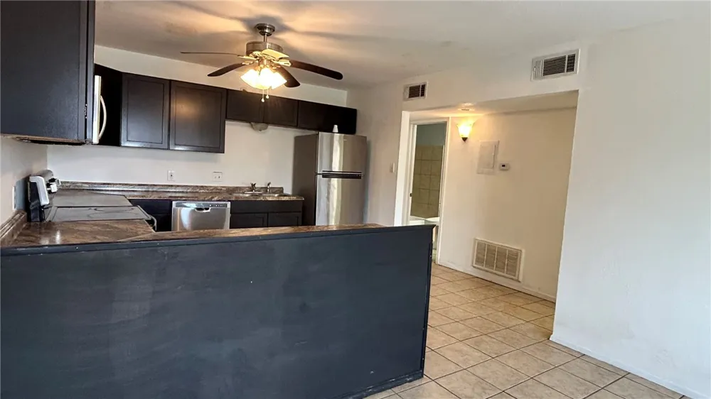 1004 Austin Street #9 Portland, TX 78374