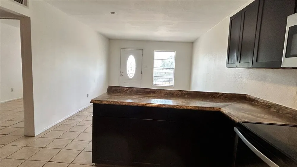 1004 Austin Street #9 Portland, TX 78374