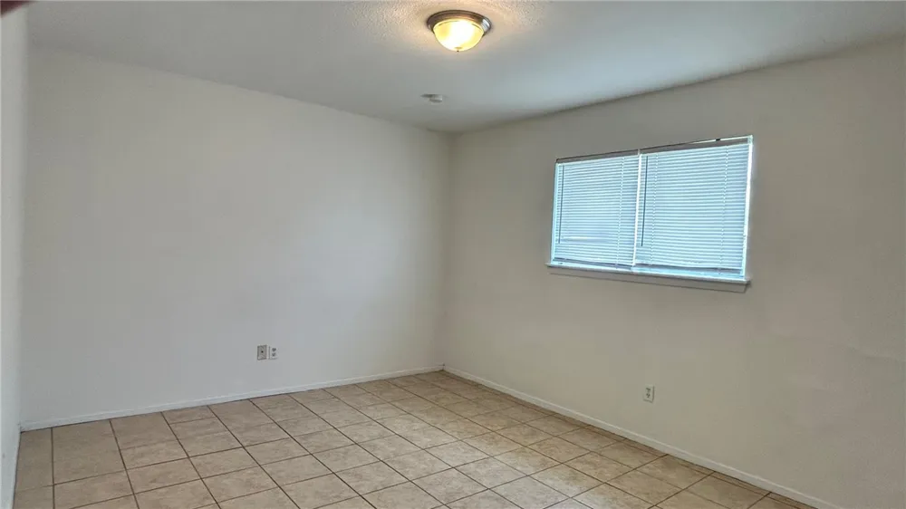 1004 Austin Street #9 Portland, TX 78374
