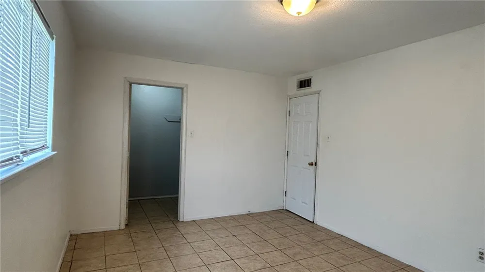 1004 Austin Street #9 Portland, TX 78374
