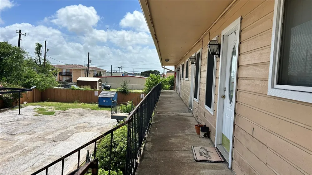1004 Austin Street #9 Portland, TX 78374