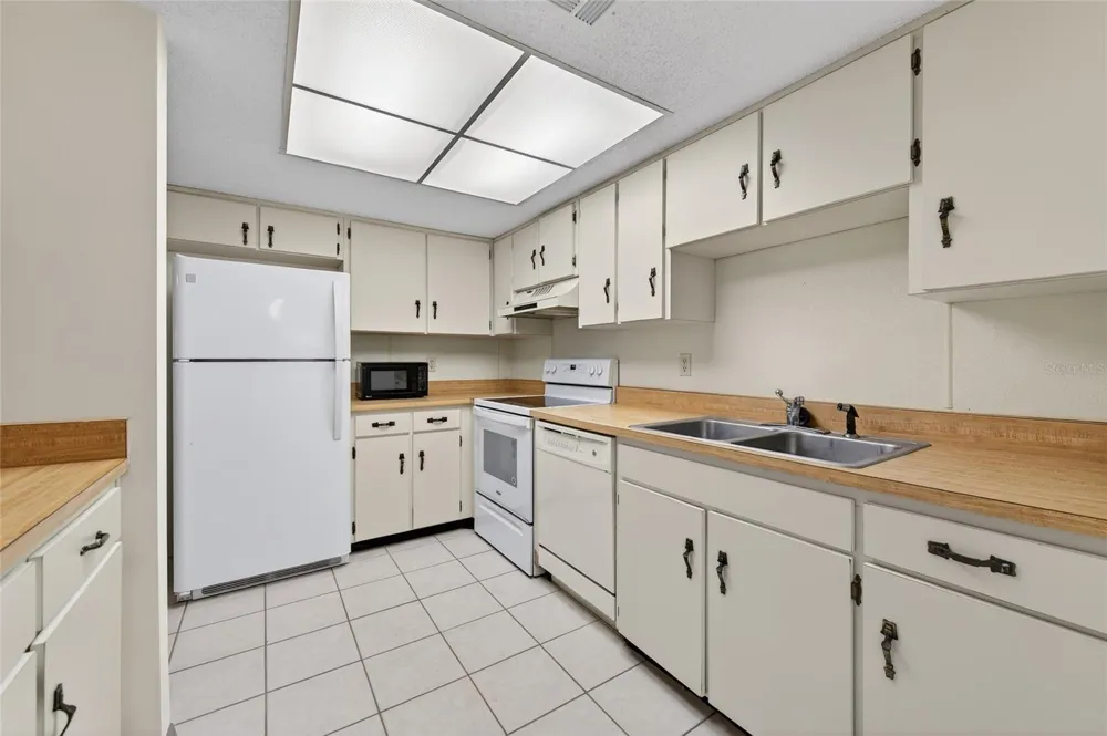 1400 PORTOBELLO DRIVE Port Orange, FL 32127