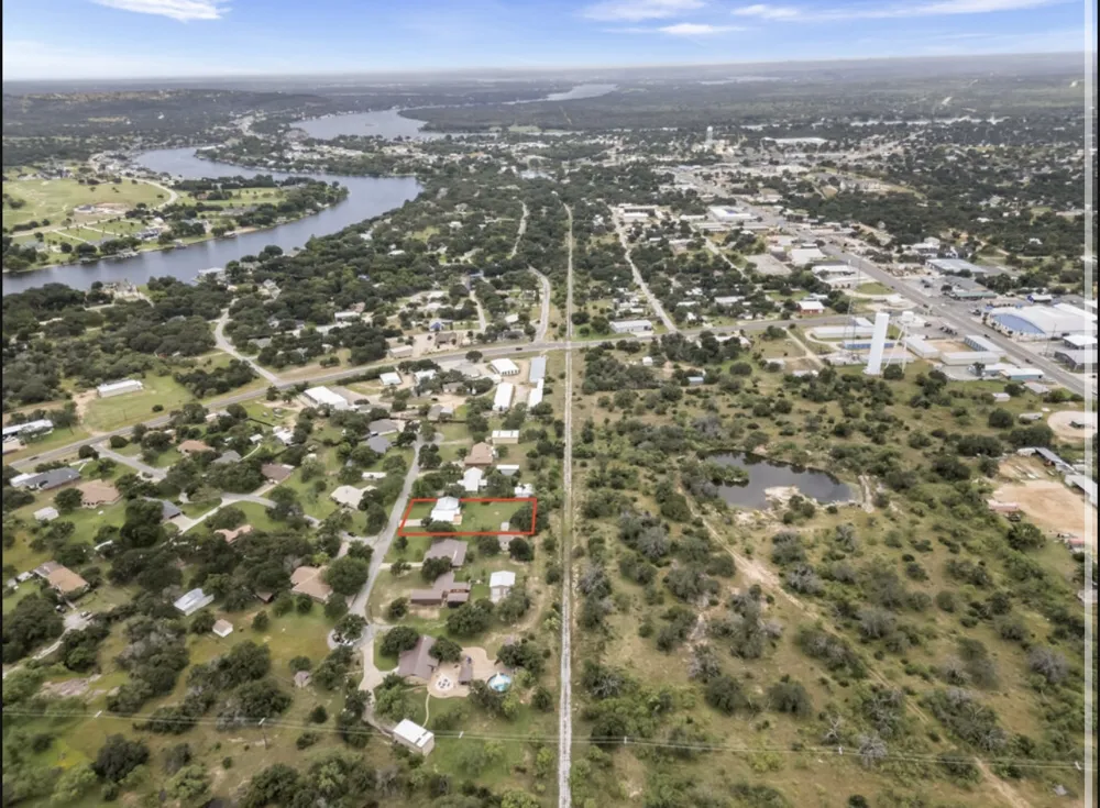 301 Reven Acres Drive Kingsland, TX 78639