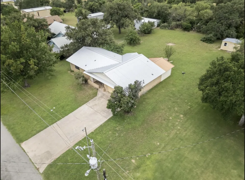 301 Reven Acres Drive Kingsland, TX 78639