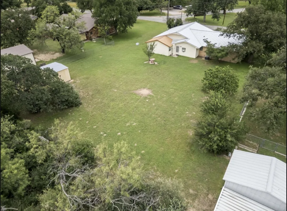 301 Reven Acres Drive Kingsland, TX 78639