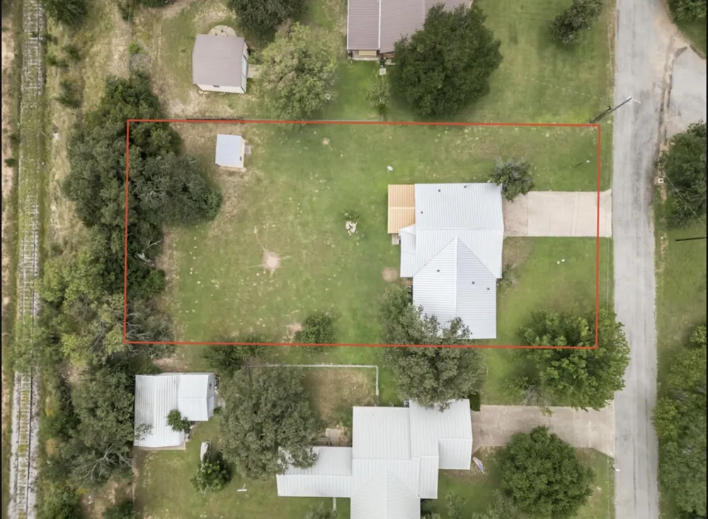 301 Reven Acres Drive Kingsland, TX 78639
