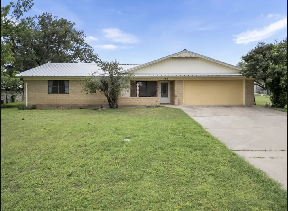 301 Reven Acres Drive Kingsland, TX 78639