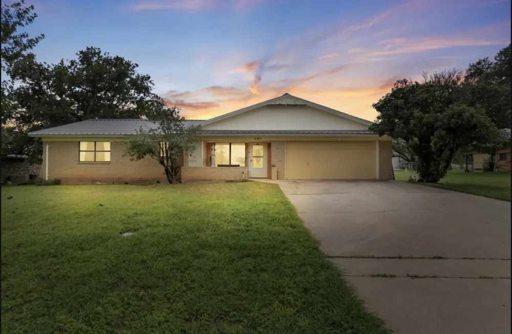 301 Reven Acres Drive Kingsland, TX 78639