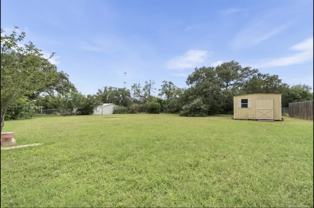 301 Reven Acres Drive Kingsland, TX 78639