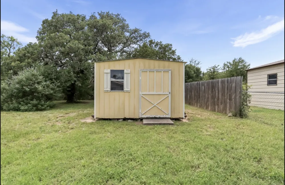301 Reven Acres Drive Kingsland, TX 78639