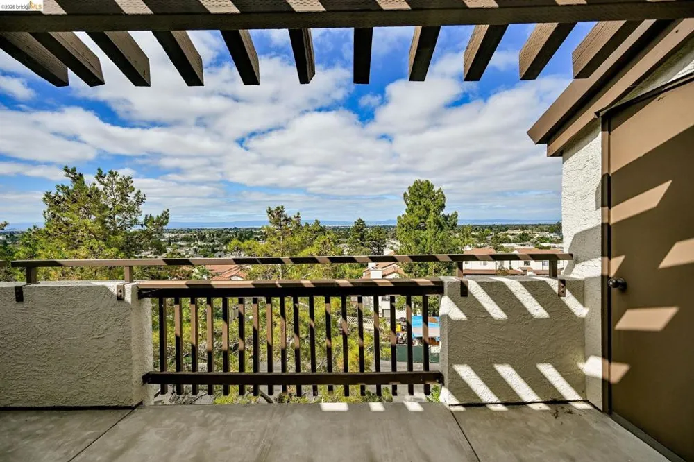 21103 Gary Dr #307D Hayward, CA 94546