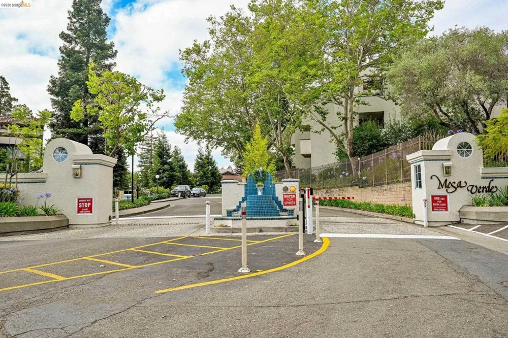 21103 Gary Dr #307D Hayward, CA 94546