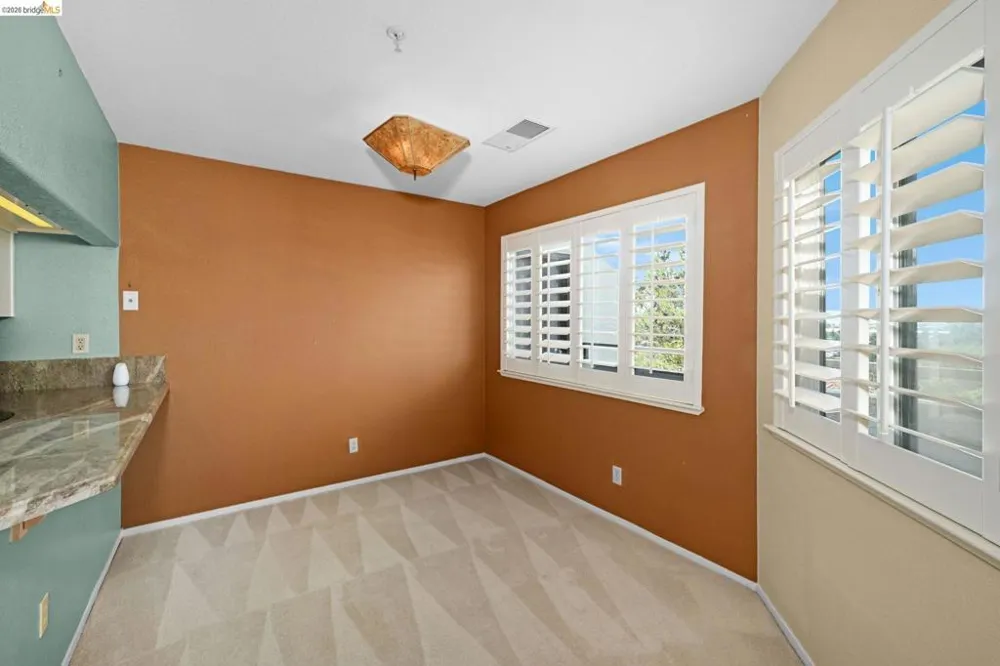 21103 Gary Dr #307D Hayward, CA 94546