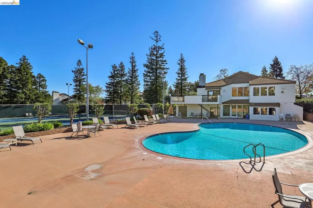 21103 Gary Dr #307D Hayward, CA 94546