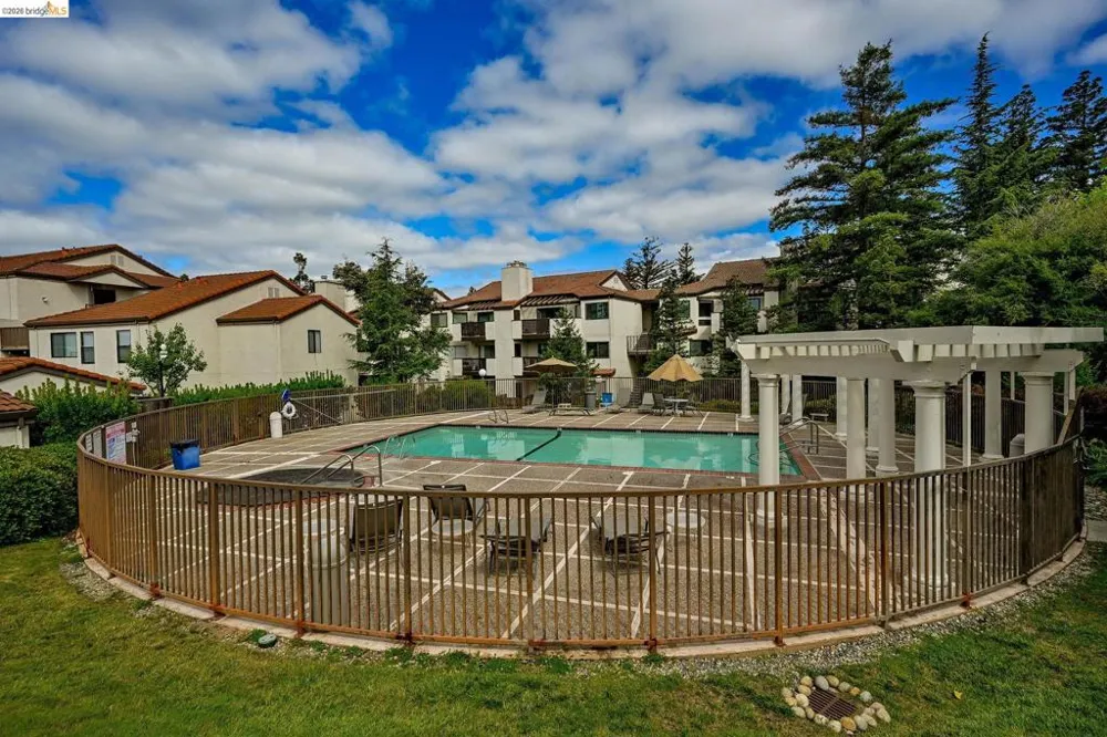 21103 Gary Dr #307D Hayward, CA 94546