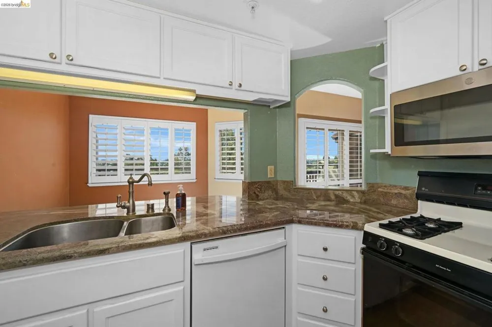 21103 Gary Dr #307D Hayward, CA 94546