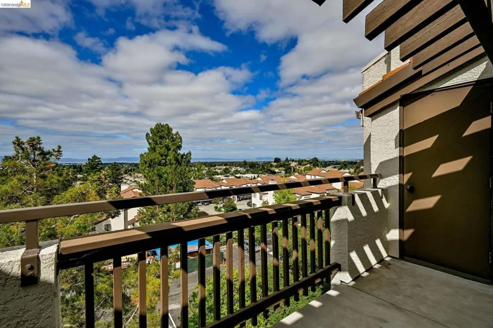 21103 Gary Dr #307D Hayward, CA 94546