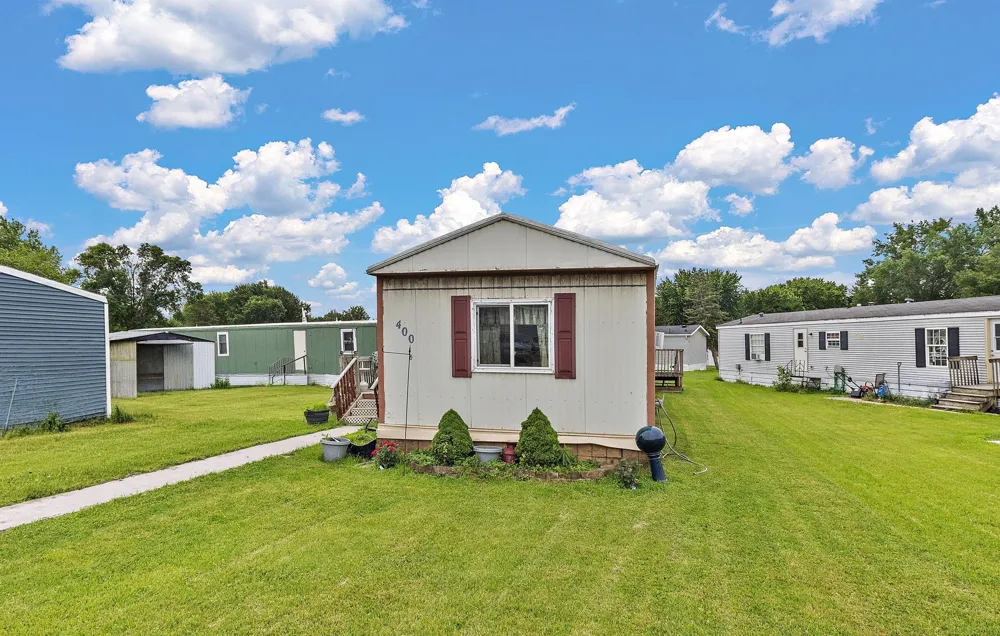 400 22 1/2 STREET NW Stewartville, MN 55976