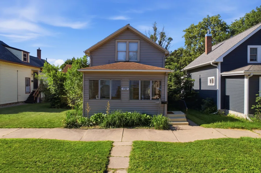 1722 Winnebago Street La Crosse, WI 54601
