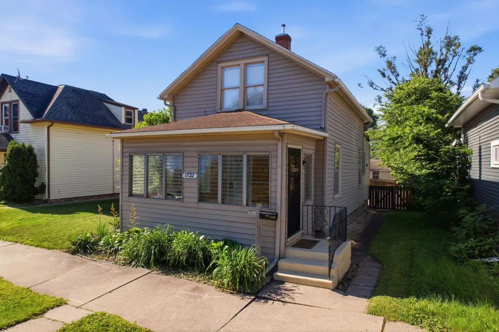 1722 Winnebago Street La Crosse, WI 54601