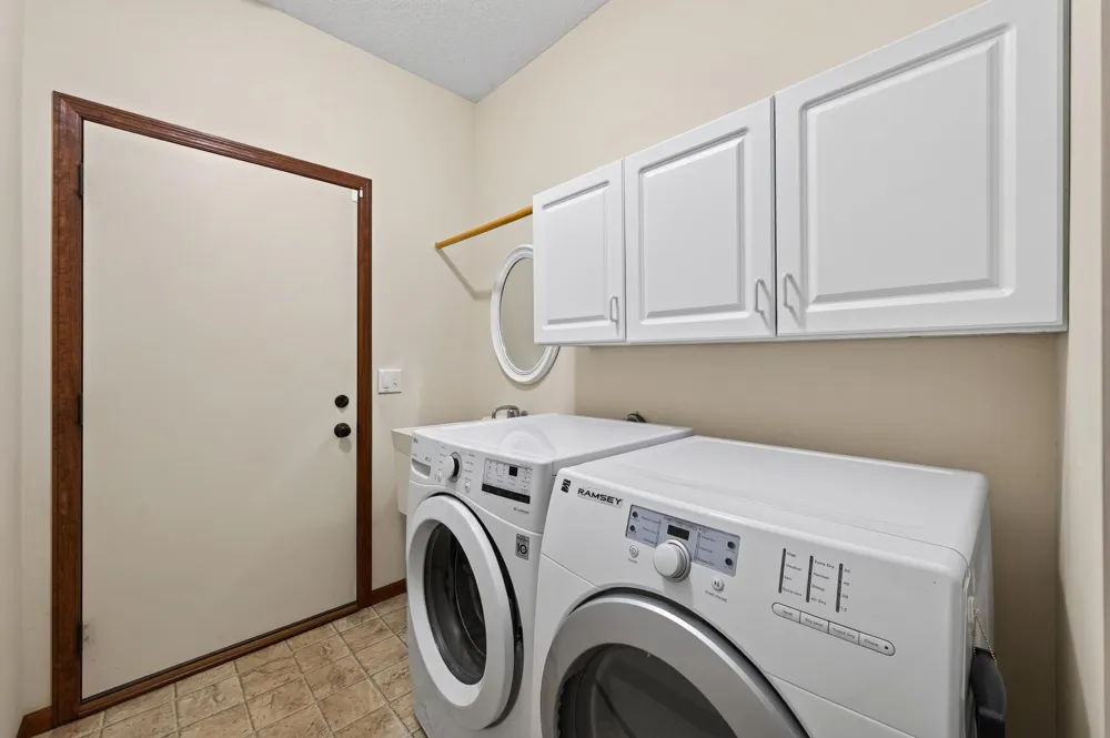 313 Summer Place E Maplewood, MN 55117