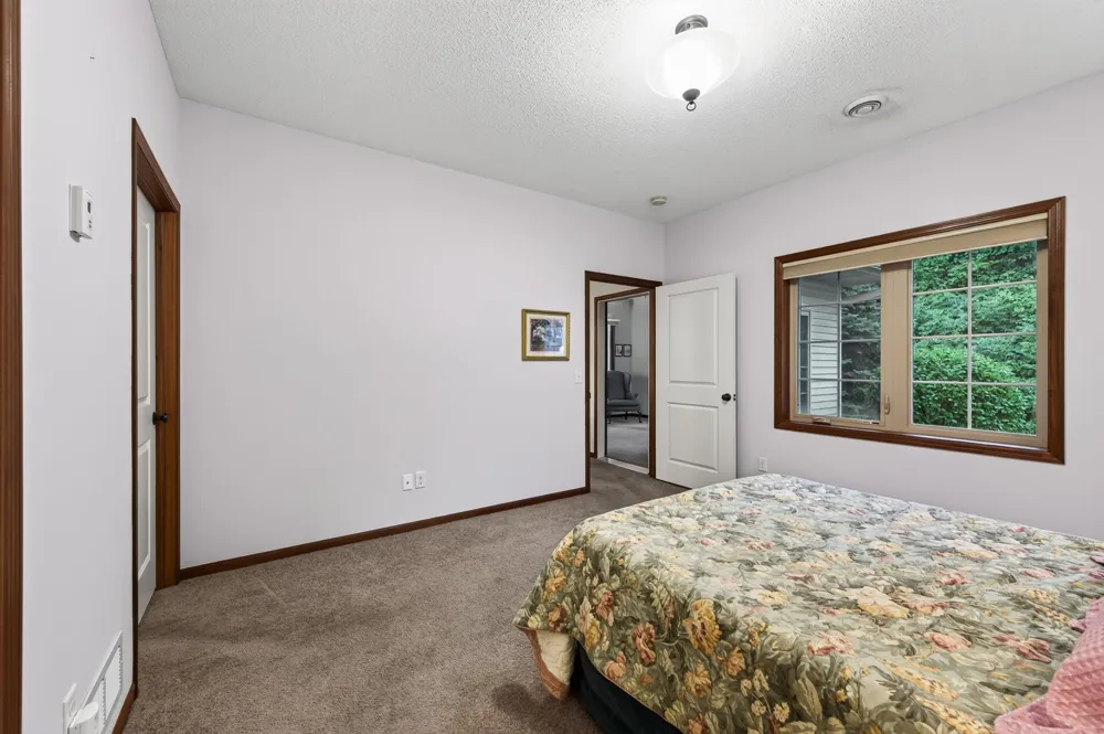 313 Summer Place E Maplewood, MN 55117