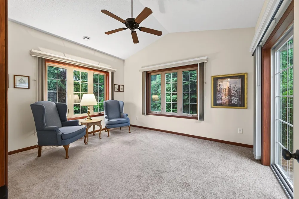 313 Summer Place E Maplewood, MN 55117