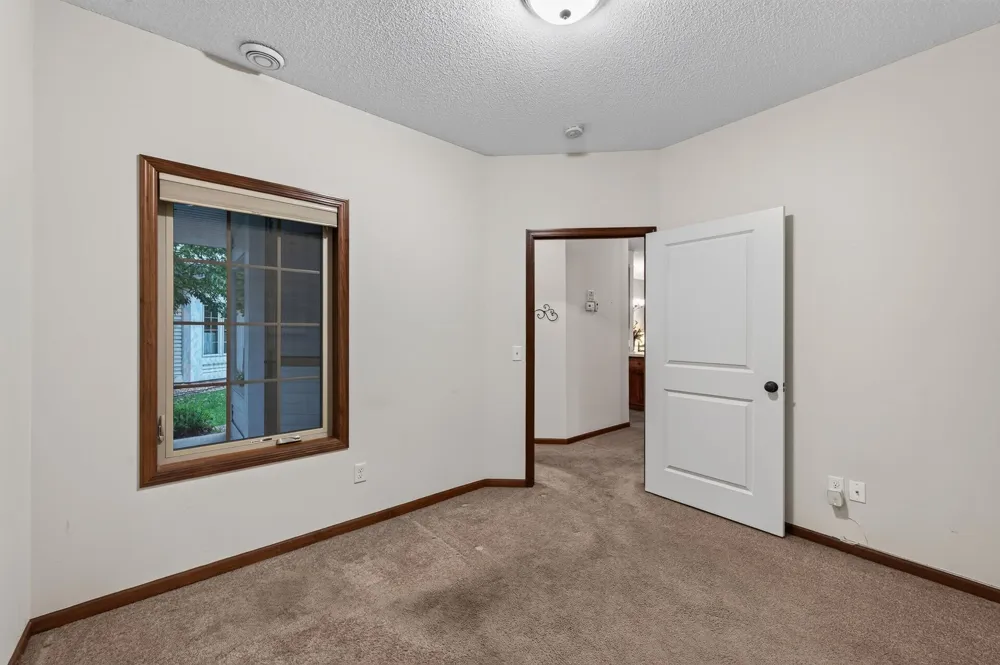 313 Summer Place E Maplewood, MN 55117