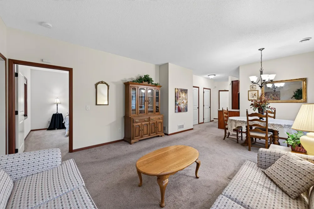 313 Summer Place E Maplewood, MN 55117