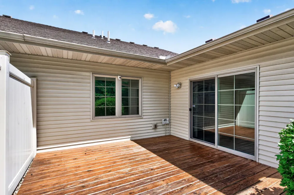313 Summer Place E Maplewood, MN 55117