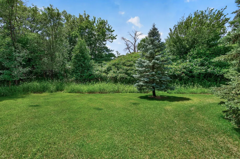 313 Summer Place E Maplewood, MN 55117