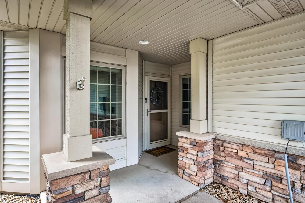 313 Summer Place E Maplewood, MN 55117