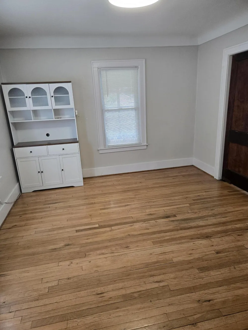 917 Forestdale Road Royal Oak City, MI 48067