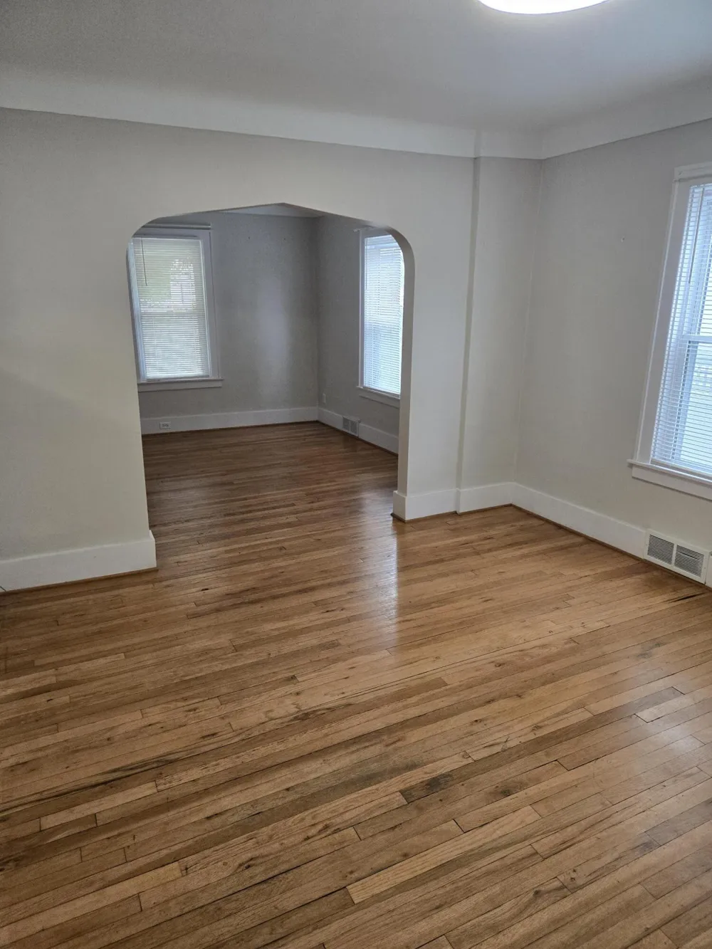 917 Forestdale Road Royal Oak City, MI 48067