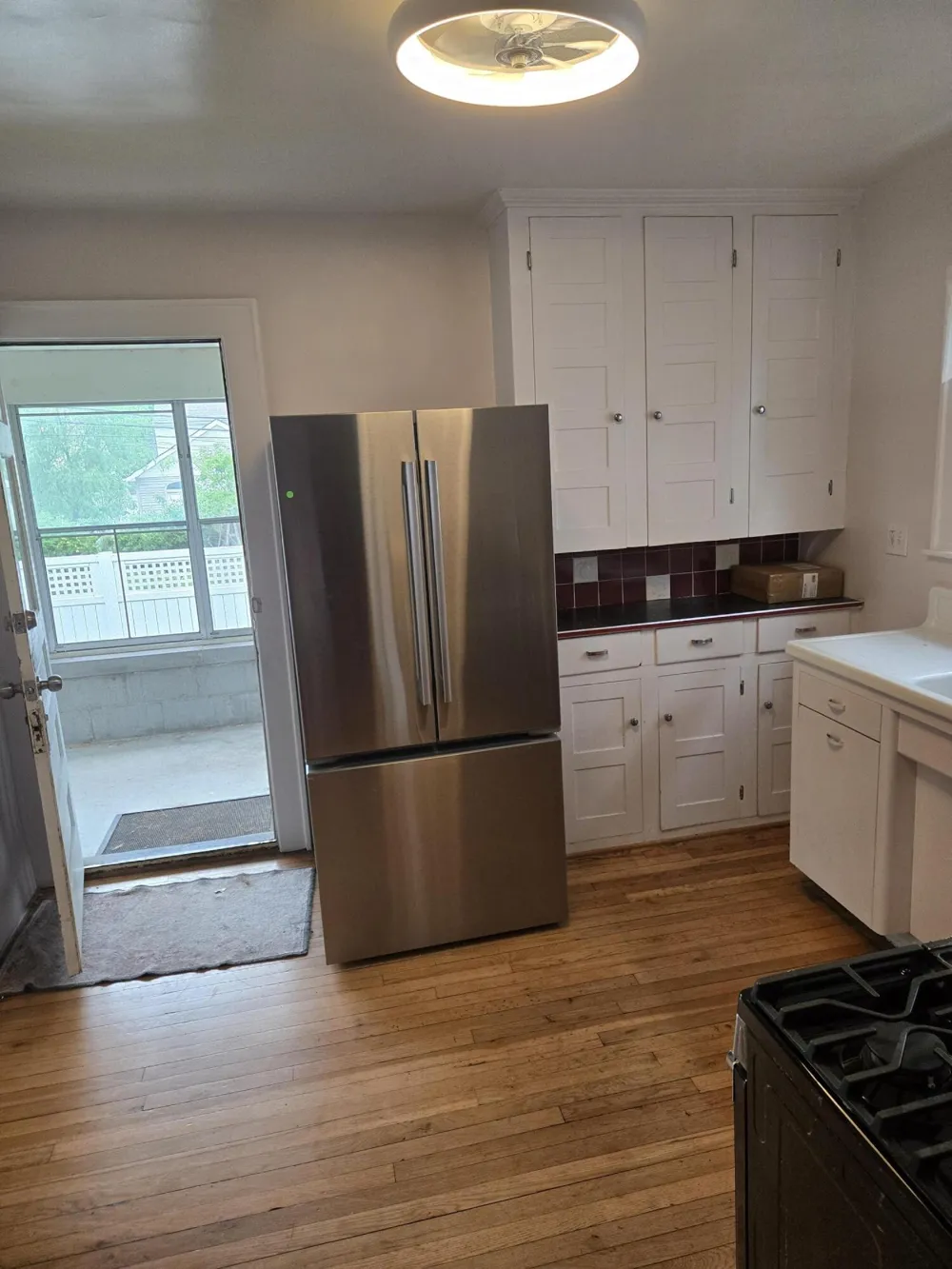 917 Forestdale Road Royal Oak City, MI 48067